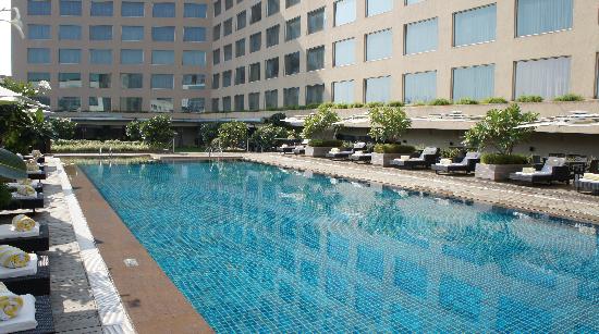 49 easily accessible swimming pools in Mumbai